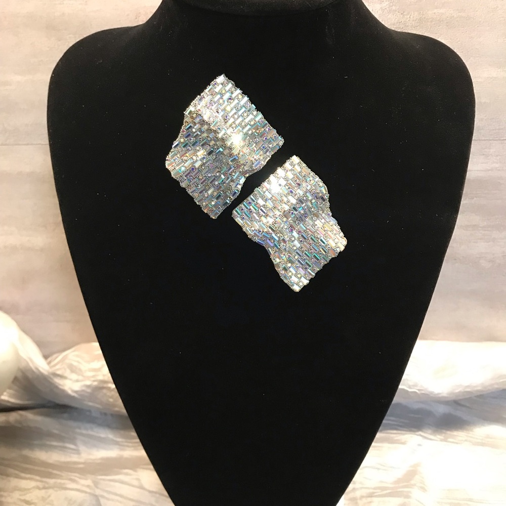 Sparkling Rhinestone Cuff Earrings - Picture 7 of 8